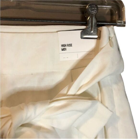 NWT! High rise midi linen blend shorts - Picture 2 of 11